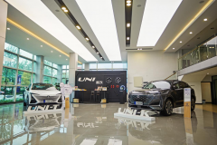玩综艺直播，秀活力新潮 长安UNI-T运动版正式上市